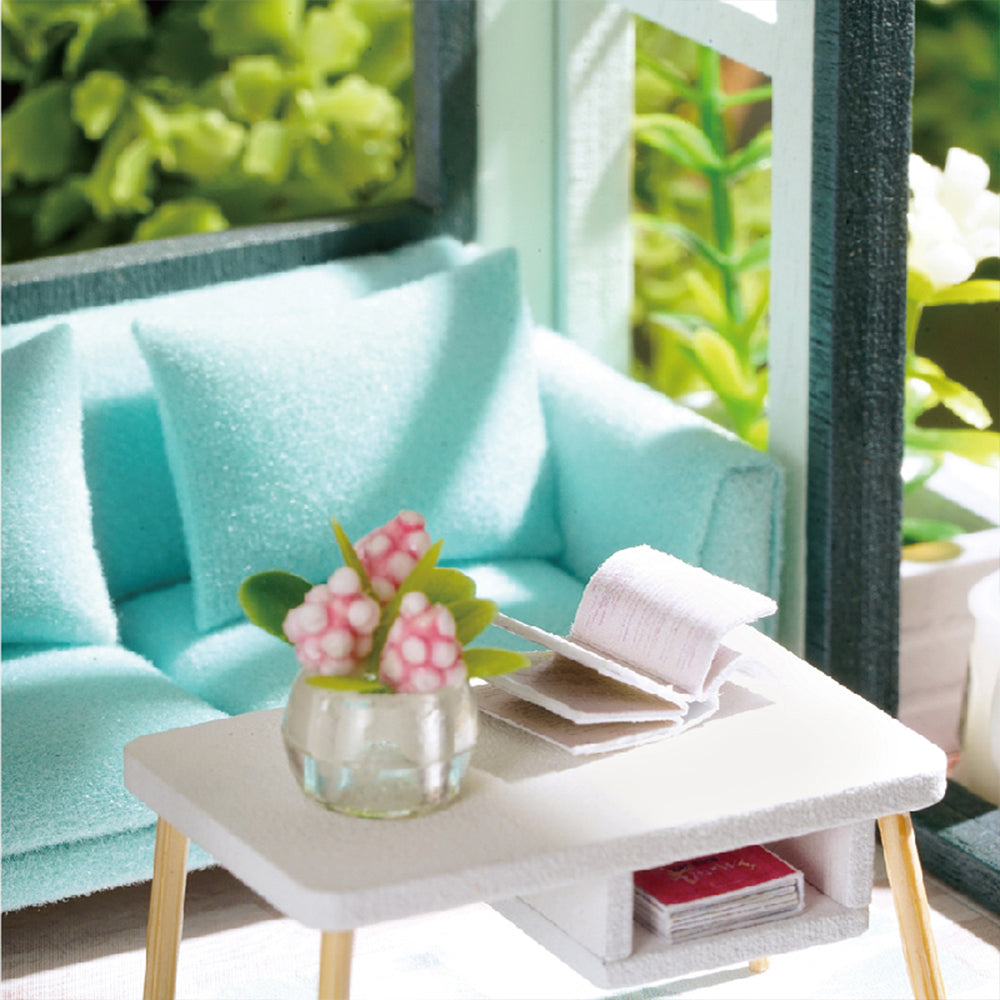 PUUZZLE 1:24 DIY Dollhouse Kit (Apartment)