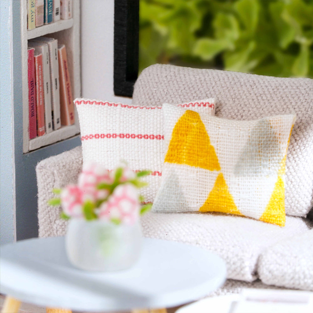 PUUZZLE 1:24 DIY Dollhouse Kit (Apartment)