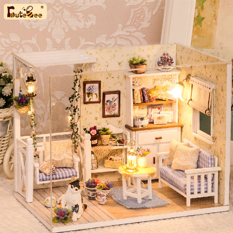 PUUZZLE 1:24 DIY Dollhouse Kit (Kitten Diary)