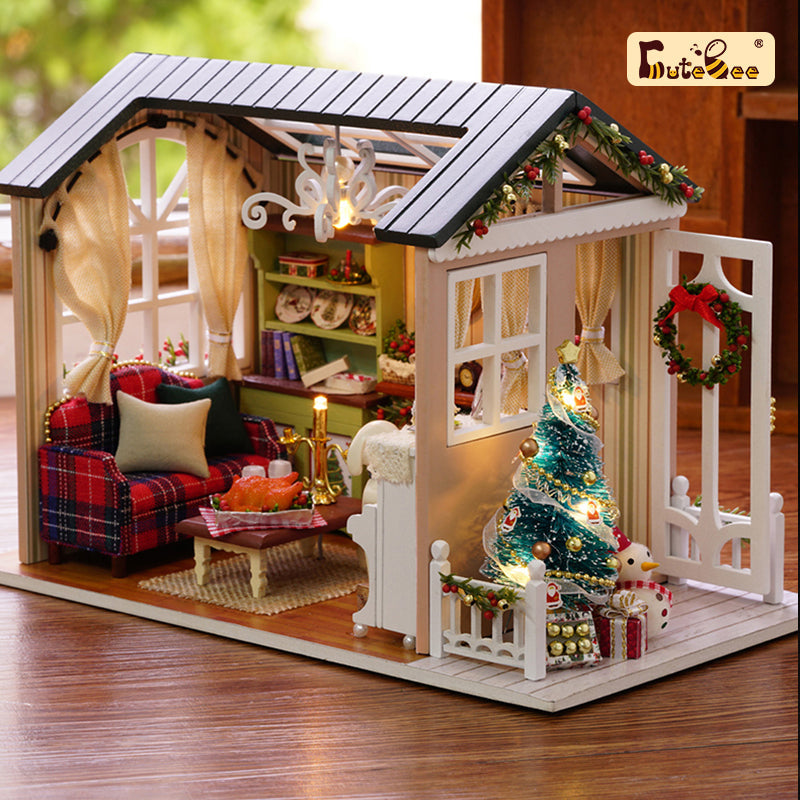 PUUZZLE 1: 24 DIY Dollhouse Kit (Holiday Time)