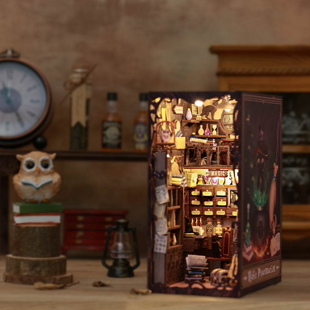 PUUZZLE DIY Booknook Kit (Magic Pharmacist)