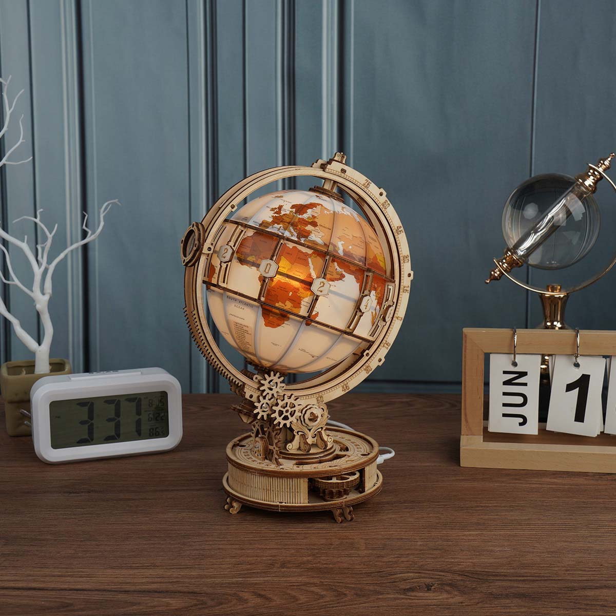 PUUZZLE Luminous Globe 3D Wooden Puzzle ST003